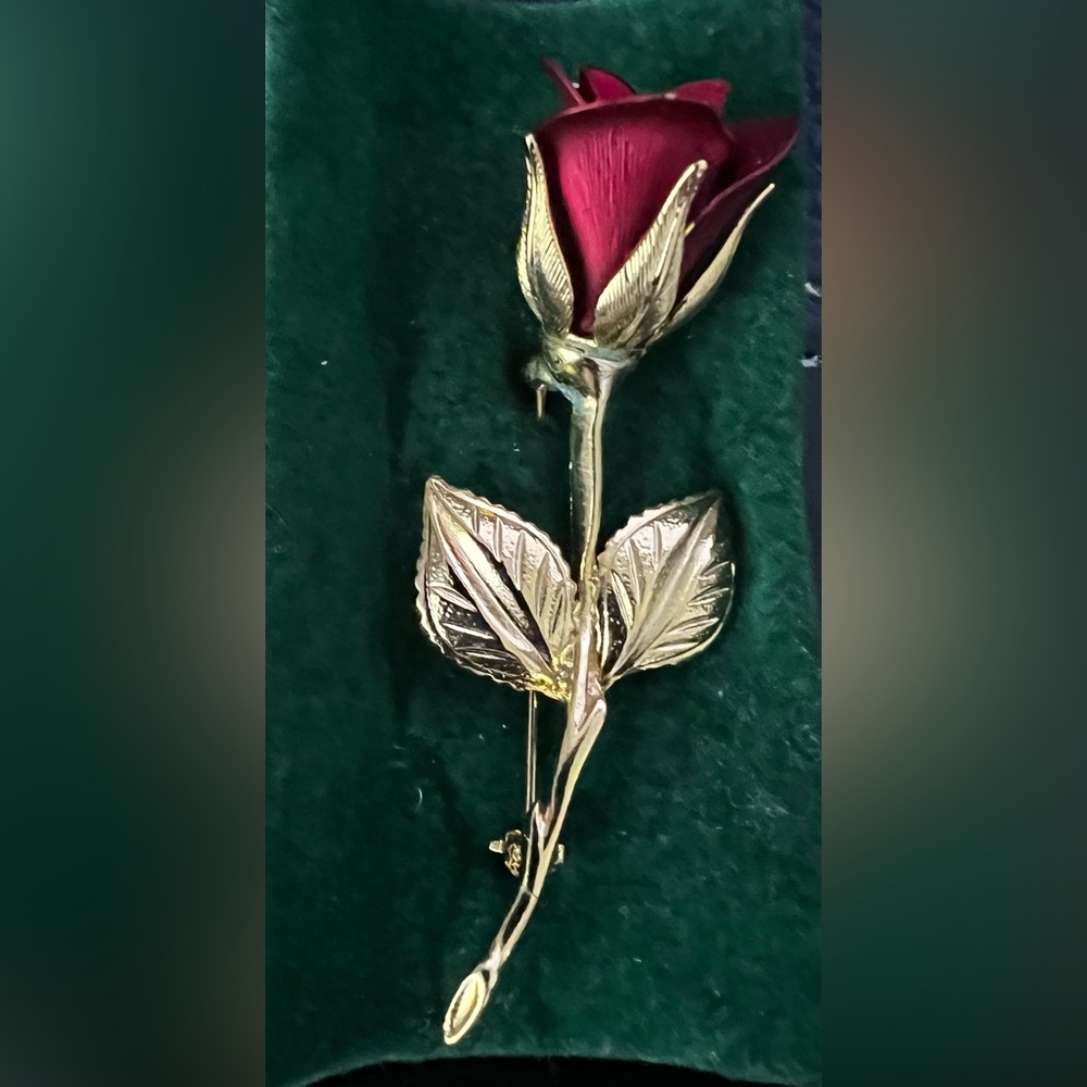 Giovanni Vintage Gold and Red Rose Brooch